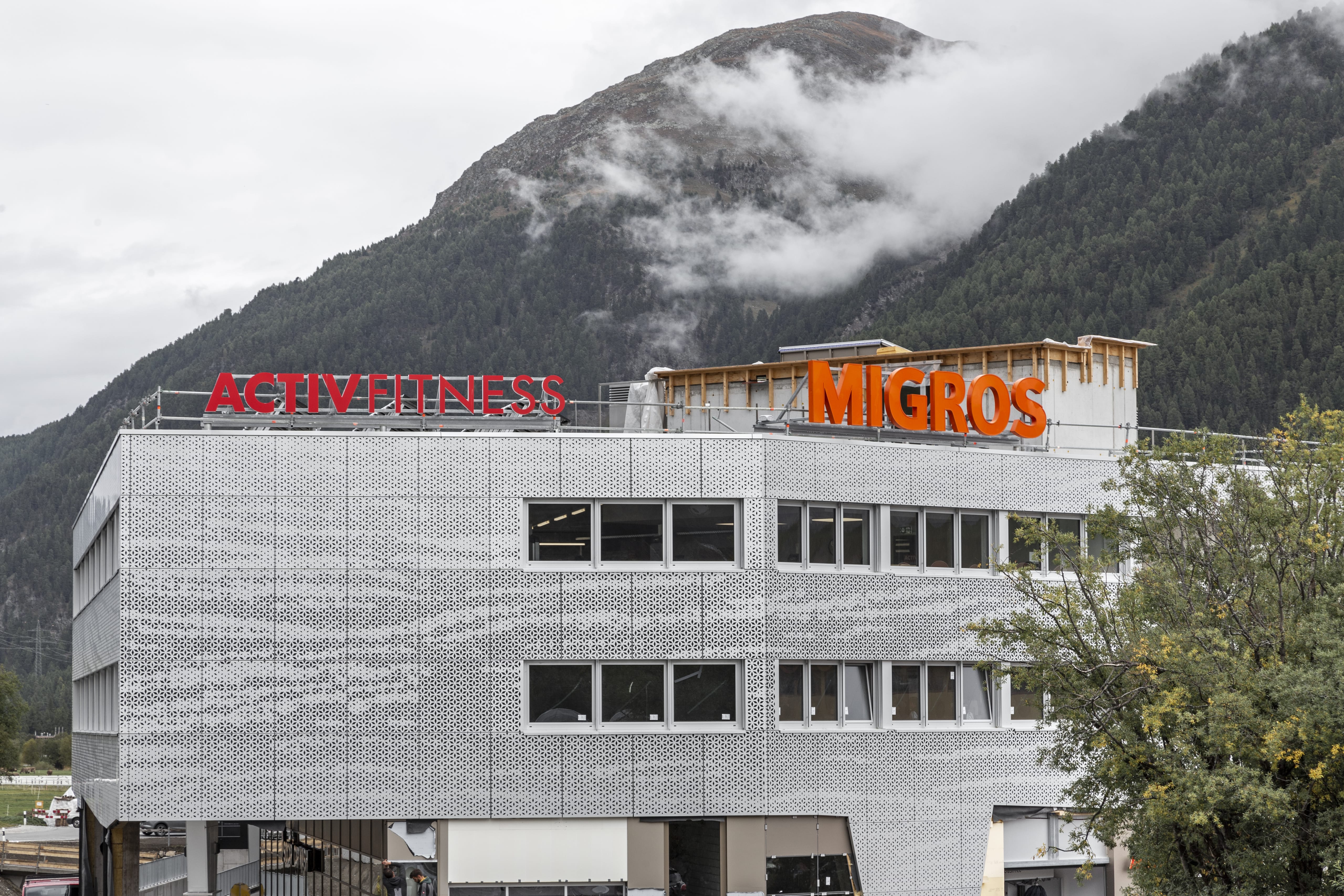 View ACTIV FITNESS Samedan